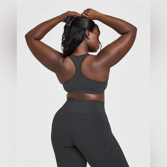 NWT Oner Active EFFORTLESS SEAMLESS RACER BACK SPORTS BRA WITH WHITE LOGO in XS - Picture 2 of 4
